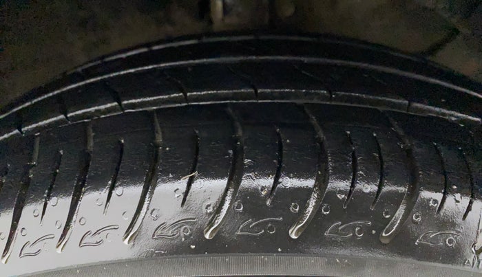 2021 Maruti Baleno DELTA PETROL 1.2, Petrol, Manual, 30,949 km, Right Front Tyre Tread