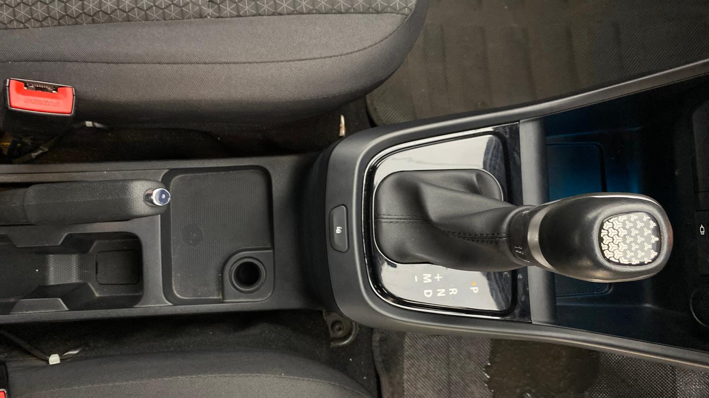 2025 Tata ALTROZ XMA PLUS PETROL, Petrol, Manual, 7,665 km, Gear Lever