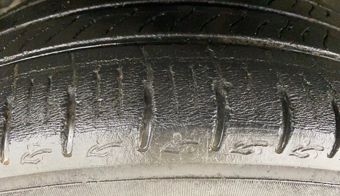 2021 Hyundai GRAND I10 NIOS ASTA AMT 1.2 KAPPA VTVT, Petrol, Automatic, 32,804 km, Left Front Tyre Tread