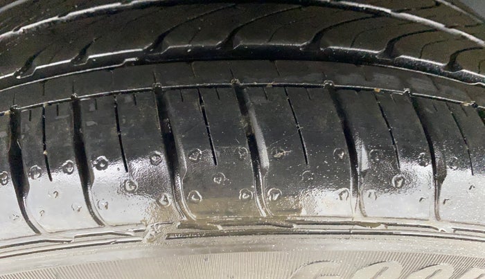 2021 Hyundai GRAND I10 NIOS ASTA AMT 1.2 KAPPA VTVT, Petrol, Automatic, 32,804 km, Right Rear Tyre Tread