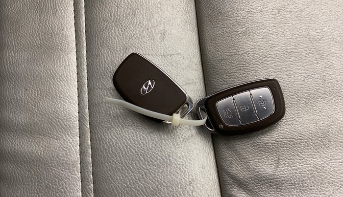 2021 Hyundai GRAND I10 NIOS ASTA AMT 1.2 KAPPA VTVT, Petrol, Automatic, 32,804 km, Key Close Up