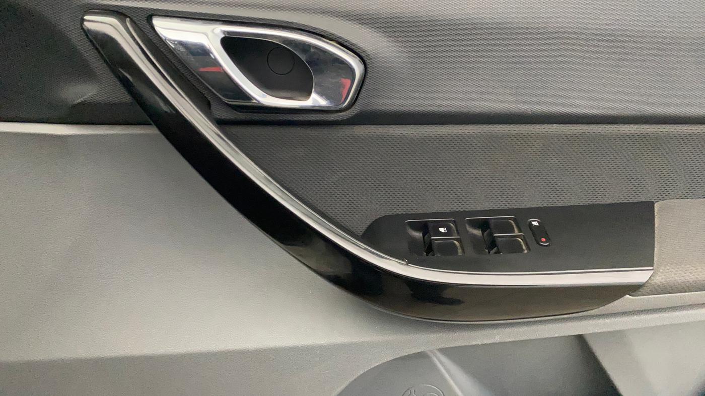 2018 Tata TIGOR XZA PETROL, Petrol, Automatic, 54,314 km, Driver Side Door Panels Control