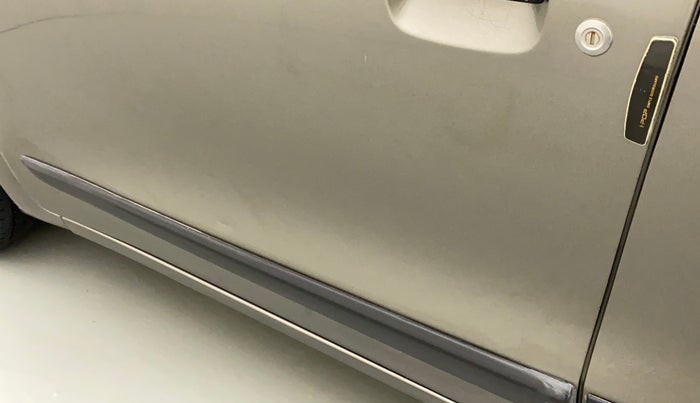 2019 Maruti New Wagon-R LXI CNG 1.0, CNG, Manual, 62,572 km, Front passenger door - Slightly dented