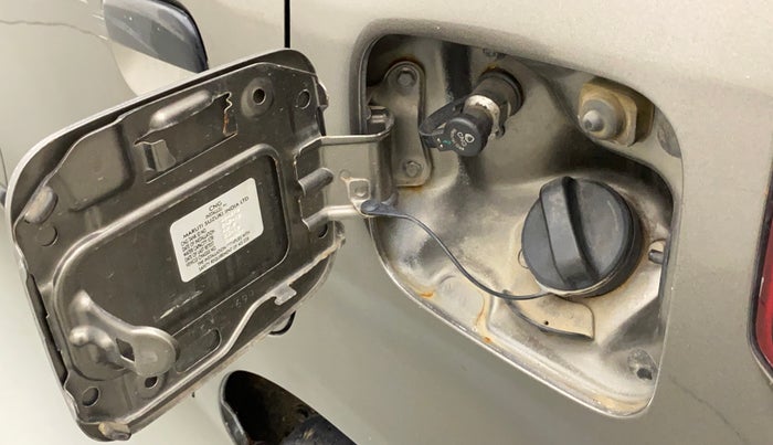 2019 Maruti New Wagon-R LXI CNG 1.0, CNG, Manual, 62,572 km, Left quarter panel - Fuel lid lock has slight discoloration