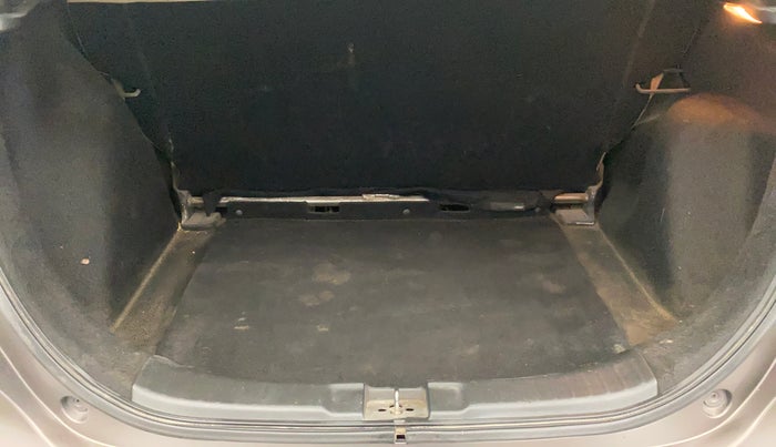 2015 Honda Jazz 1.2L I-VTEC SV, Petrol, Manual, 73,576 km, Boot Inside