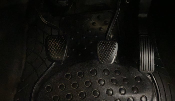 2015 Honda Jazz 1.2L I-VTEC SV, Petrol, Manual, 73,576 km, Pedals