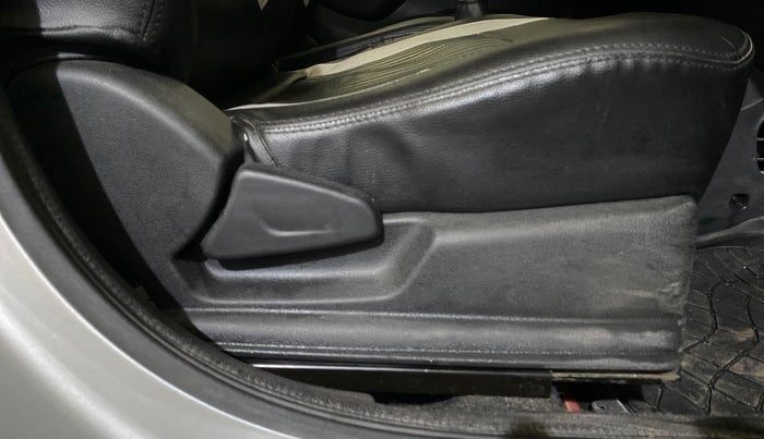 2019 Renault Kwid RXL, Petrol, Manual, 55,488 km, Driver Side Adjustment Panel