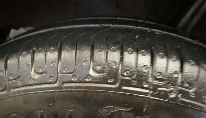 2019 Renault Kwid RXL, Petrol, Manual, 55,488 km, Left Rear Tyre Tread