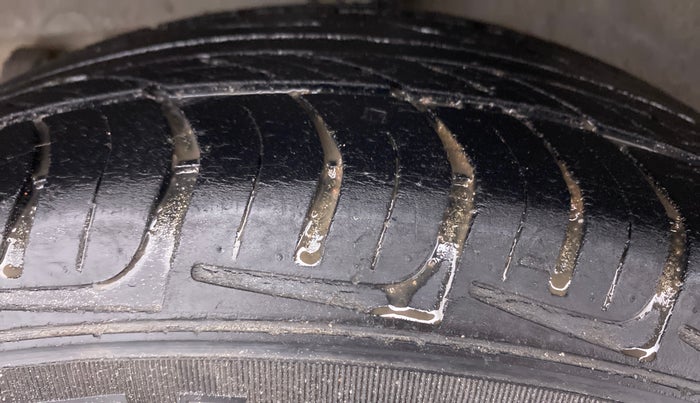 2009 Hyundai Accent EXECUTIVE, Petrol, Manual, 84,144 km, Right Rear Tyre Tread