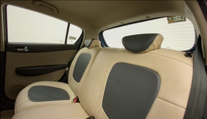 2012 Hyundai i20 SPORTZ 1.2, Petrol, Manual, 34,506 km, Right Side Rear Door Cabin
