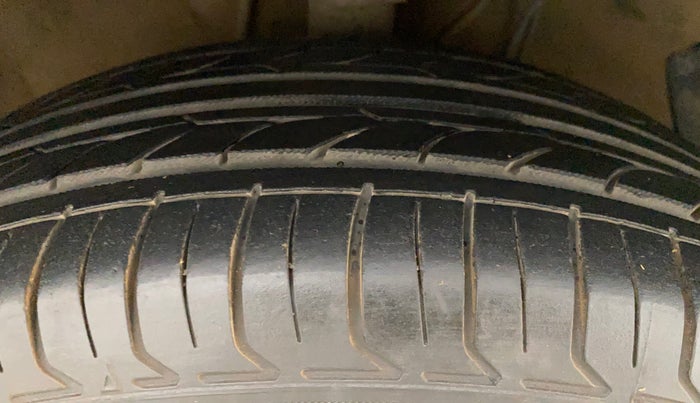 2012 Hyundai i20 SPORTZ 1.2, Petrol, Manual, 34,506 km, Right Front Tyre Tread