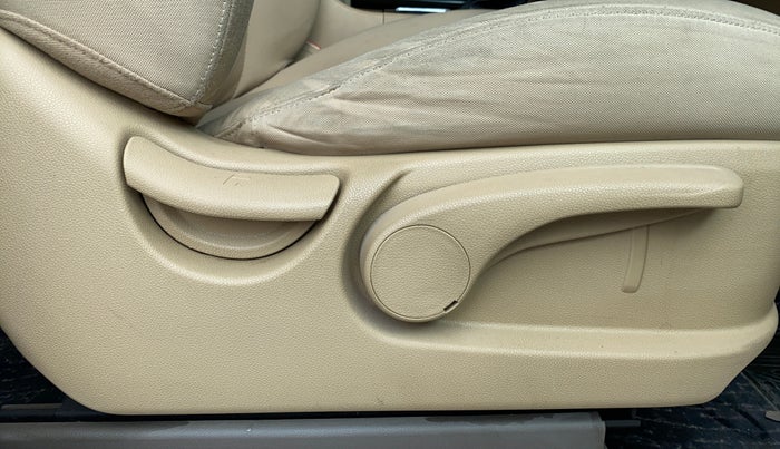 2020 KIA CARNIVAL PRESTIGE 2.2 7 STR, Diesel, Automatic, 86,873 km, Driver Side Adjustment Panel