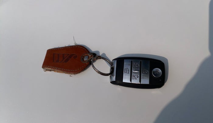 2020 KIA CARNIVAL PRESTIGE 2.2 7 STR, Diesel, Automatic, 86,873 km, Key Close Up