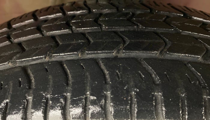 2016 Maruti Alto K10 VXI (O) AMT, Petrol, Automatic, 10,806 km, Right Front Tyre Tread