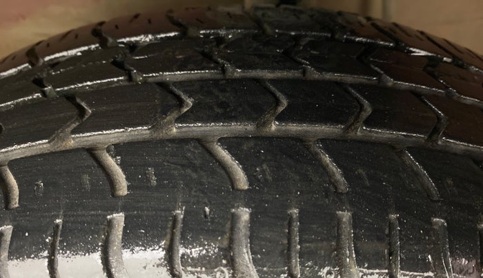 2016 Maruti Alto K10 VXI (O) AMT, Petrol, Automatic, 10,806 km, Left Front Tyre Tread