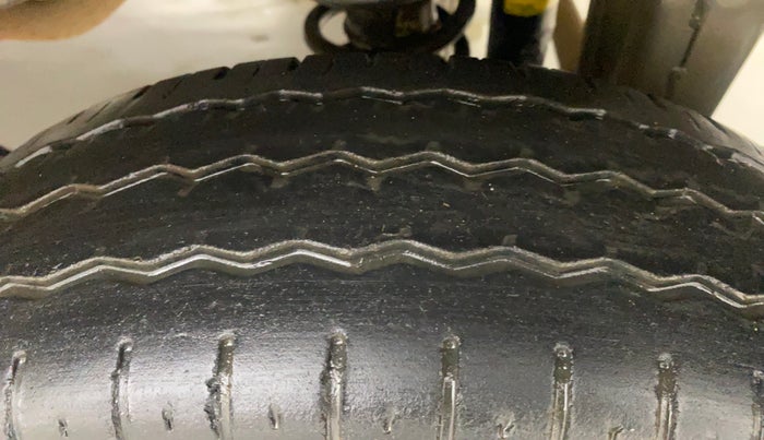 2020 Maruti Eeco 5 STR, Petrol, Manual, 96,092 km, Left Rear Tyre Tread