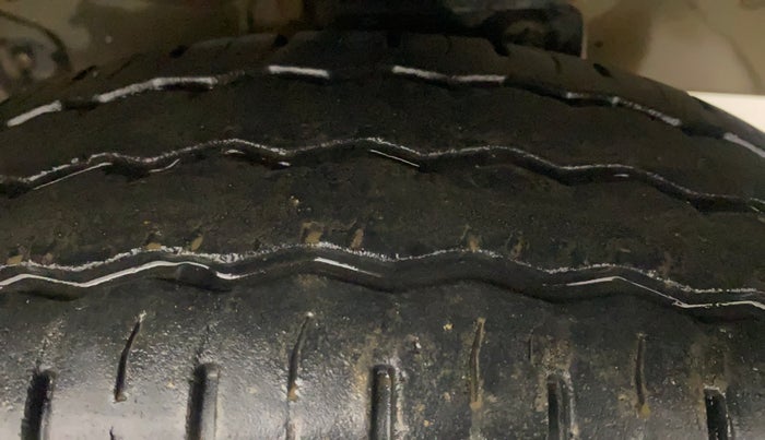 2020 Maruti Eeco 5 STR, Petrol, Manual, 96,092 km, Right Front Tyre Tread