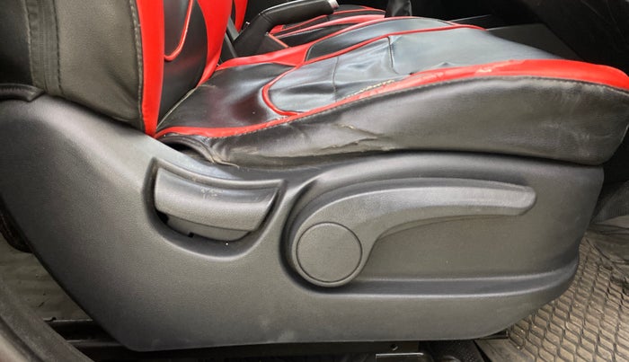 2016 Hyundai Creta SX PLUS 1.6 PETROL, Petrol, Manual, 74,277 km, Driver Side Adjustment Panel