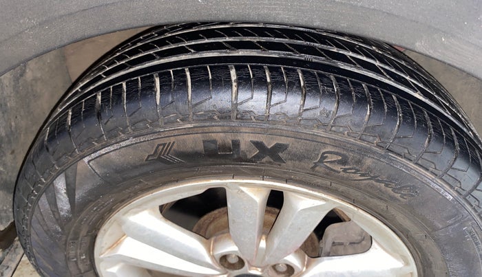 2016 Hyundai Creta SX PLUS 1.6 PETROL, Petrol, Manual, 74,277 km, Right Front Tyre Tread