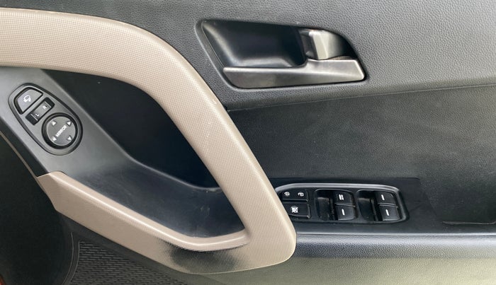 2016 Hyundai Creta SX PLUS 1.6 PETROL, Petrol, Manual, 74,277 km, Driver Side Door Panels Control