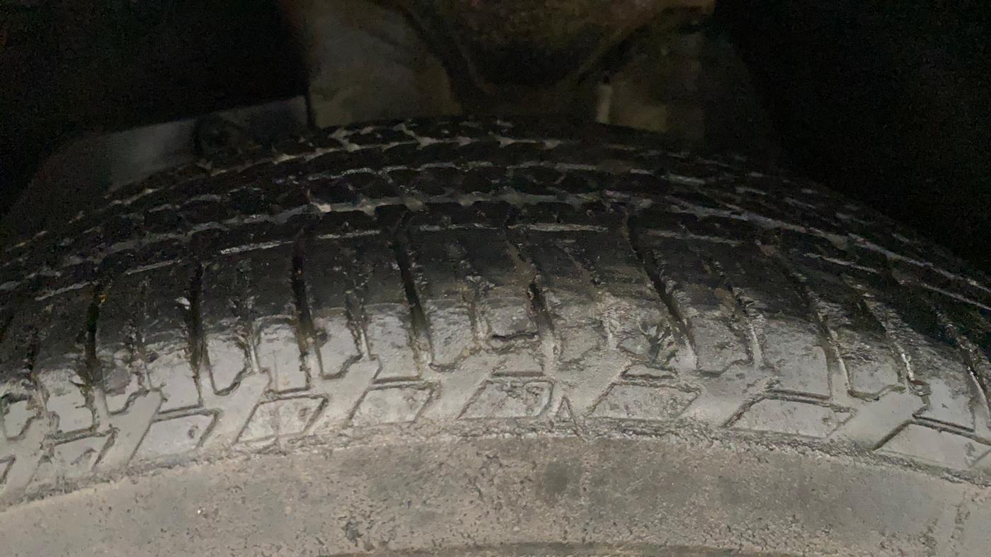 2014 Mahindra XUV500 W8, Diesel, Manual, 86,374 km, Left Front Tyre Tread
