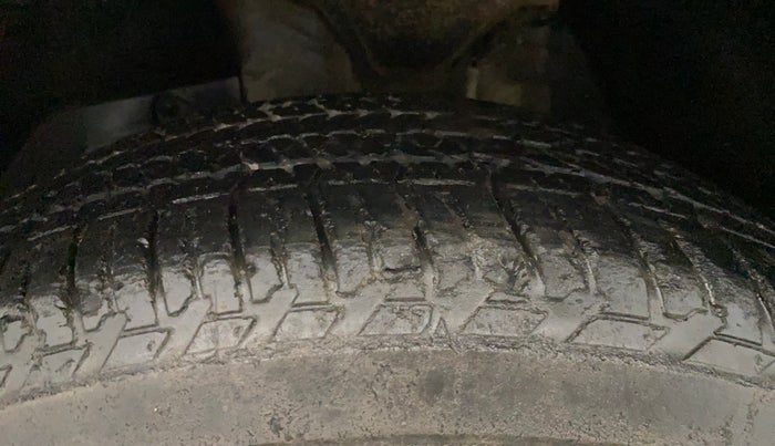 2014 Mahindra XUV500 W8, Diesel, Manual, 86,376 km, Left Front Tyre Tread