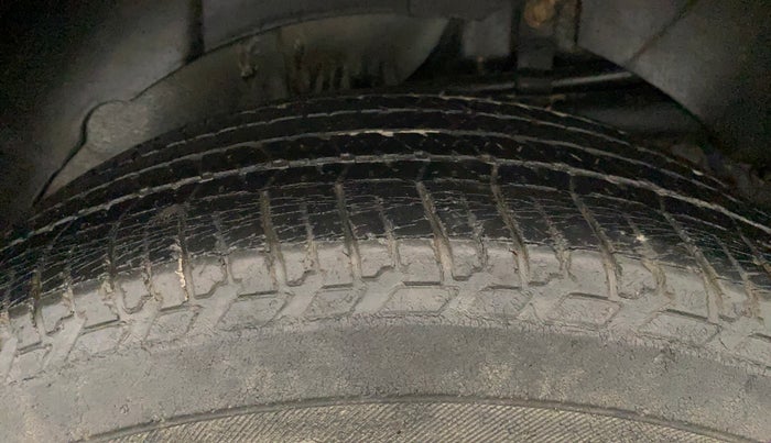 2014 Mahindra XUV500 W8, Diesel, Manual, 86,376 km, Left Rear Tyre Tread
