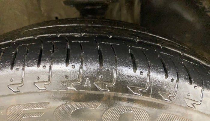 2021 Maruti IGNIS ALPHA 1.2 AMT, Petrol, Automatic, 13,850 km, Right Front Tyre Tread