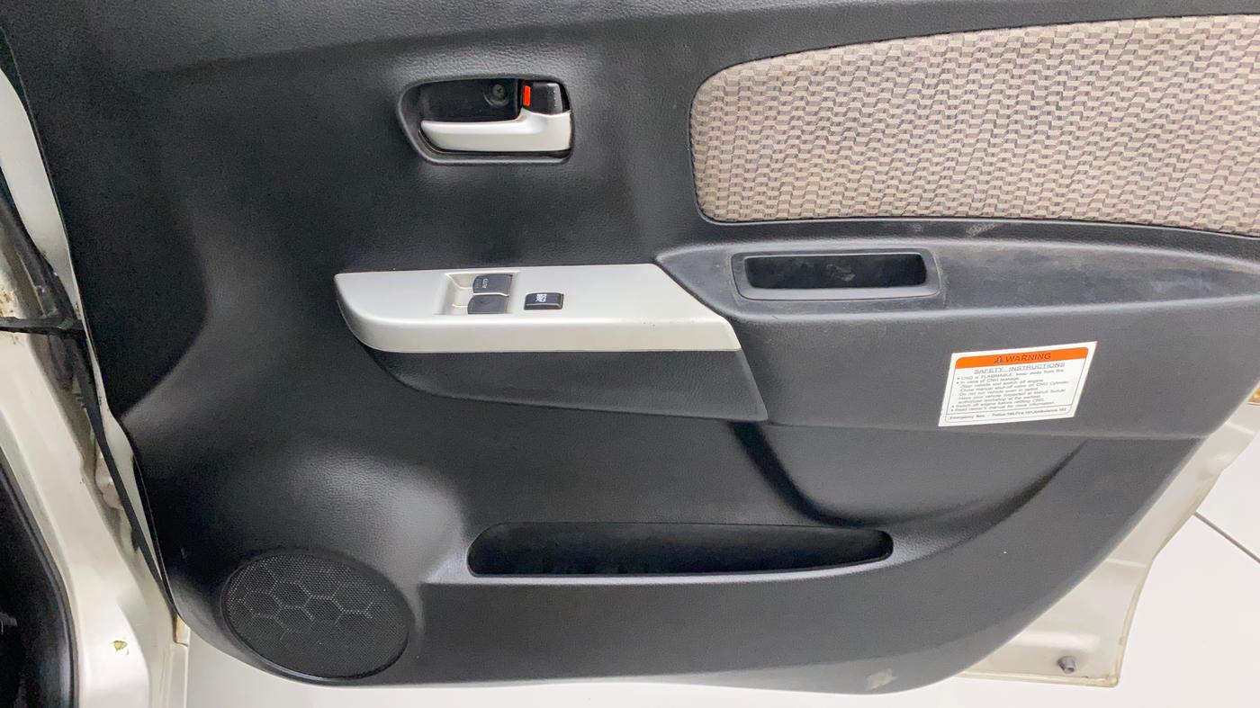 2013 Maruti Wagon R 1.0 LXI CNG, CNG, Manual, 79,953 km, Driver Side Door Panels Control