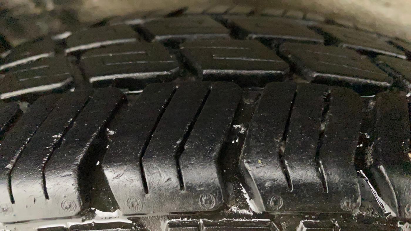 2013 Maruti Wagon R 1.0 LXI CNG, CNG, Manual, 79,953 km, Right Rear Tyre Tread
