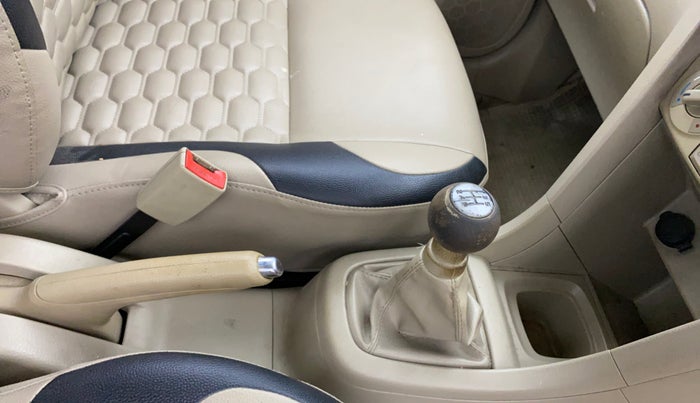2013 Maruti Swift Dzire VXI, Petrol, Manual, 98,594 km, Gear Lever