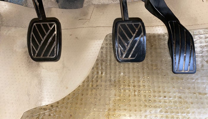 2013 Maruti Swift Dzire VXI, Petrol, Manual, 98,594 km, Pedals