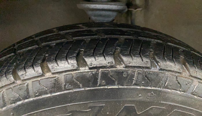 2017 Maruti Alto 800 LXI, Petrol, Manual, 17,341 km, Left Front Tyre Tread