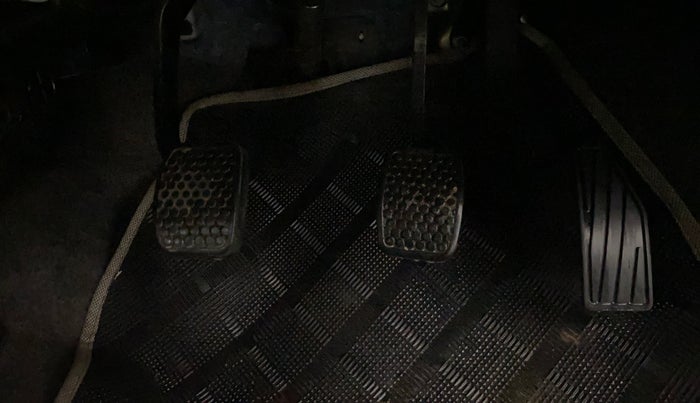 2017 Maruti Alto 800 LXI, Petrol, Manual, 17,341 km, Pedals