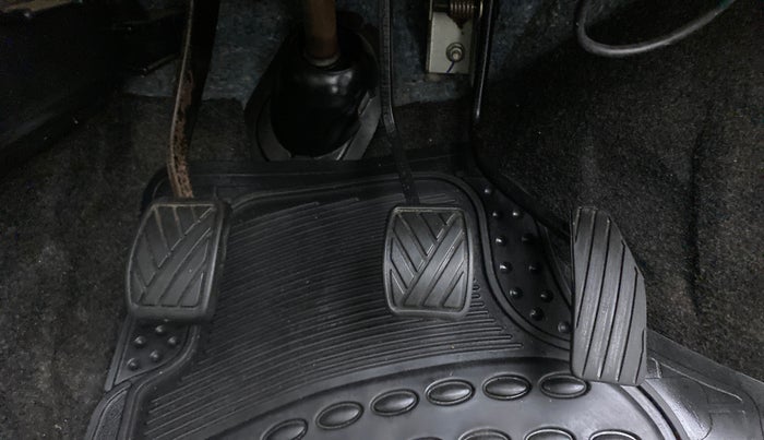 2014 Maruti Wagon R 1.0 VXI, Petrol, Manual, 50,197 km, Pedals