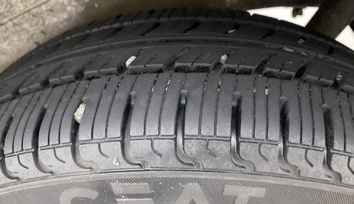 2014 Maruti Wagon R 1.0 VXI, Petrol, Manual, 50,197 km, Left Rear Tyre Tread
