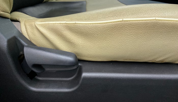 2014 Maruti Wagon R 1.0 VXI, Petrol, Manual, 50,197 km, Driver Side Adjustment Panel