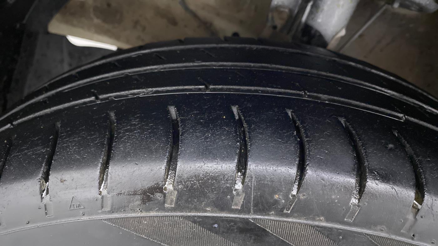 2018 Maruti Ertiga VDI SHVS, Diesel, Manual, 88,509 km, Left Front Tyre Tread