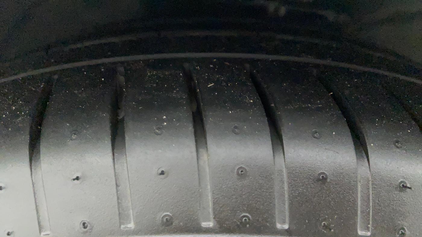 2013 Mercedes Benz E Class E 250 CDI AVANTGARDE, Diesel, Automatic, 1 km, Left Front Tyre Tread