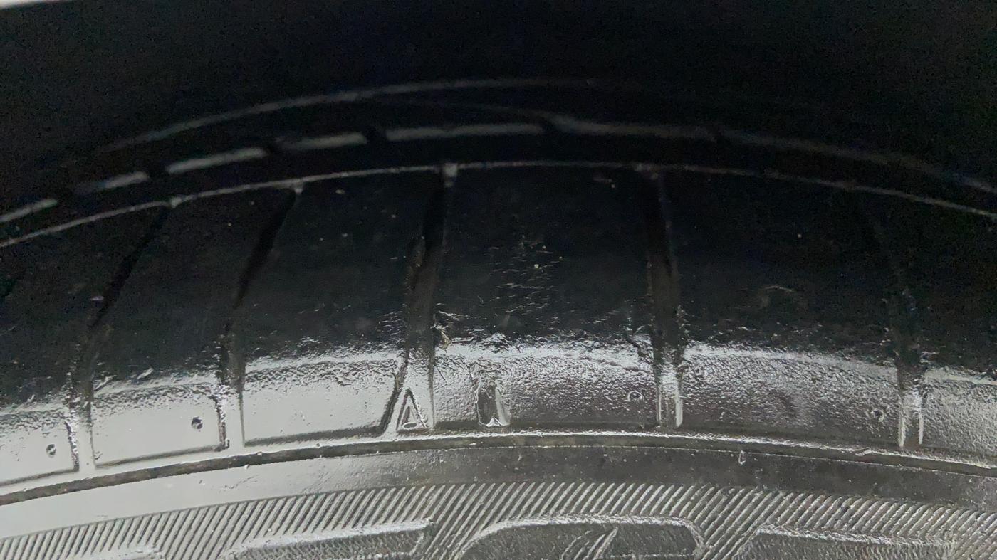 2013 Mercedes Benz E Class E 250 CDI AVANTGARDE, Diesel, Automatic, 1 km, Left Rear Tyre Tread