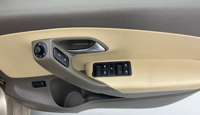 2016 Volkswagen Vento HIGHLINE PETROL AT, Petrol, Automatic, 35,564 km, Driver Side Door Panels Controls