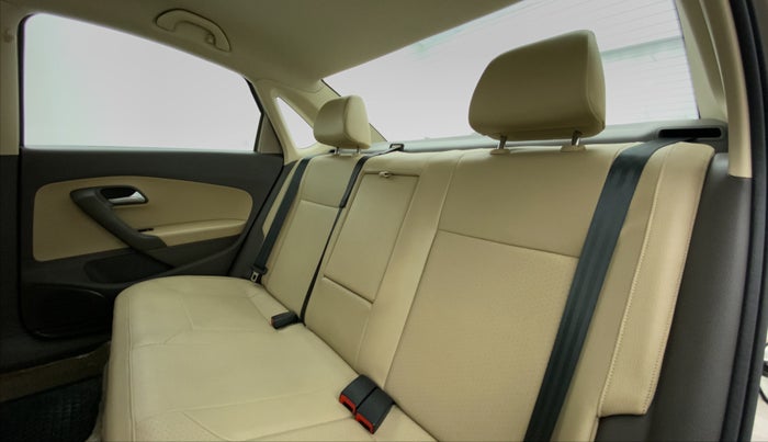 2016 Volkswagen Vento HIGHLINE PETROL AT, Petrol, Automatic, 35,564 km, Right Side Door Cabin View