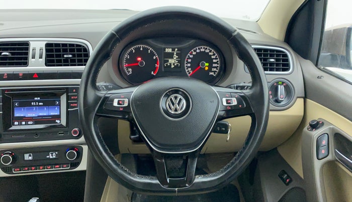 2016 Volkswagen Vento HIGHLINE PETROL AT, Petrol, Automatic, 35,564 km, Steering Wheel Close-up
