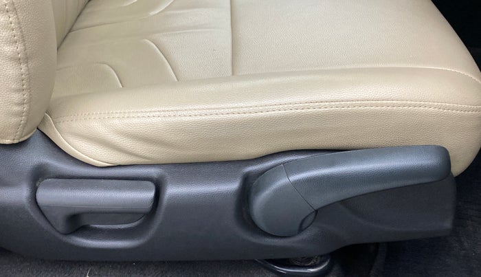2017 Honda Jazz 1.2 V AT, Petrol, Automatic, 48,478 km, Driver Side Adjustment Panel