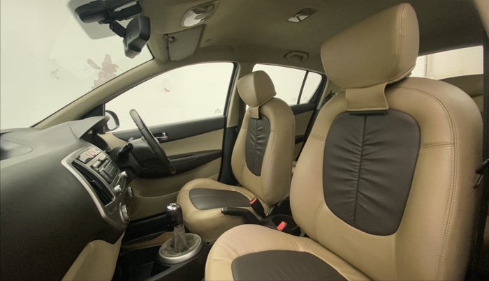 2012 Hyundai i20 SPORTZ 1.4 CRDI, Diesel, Manual, 70,295 km, Right Side Front Door Cabin