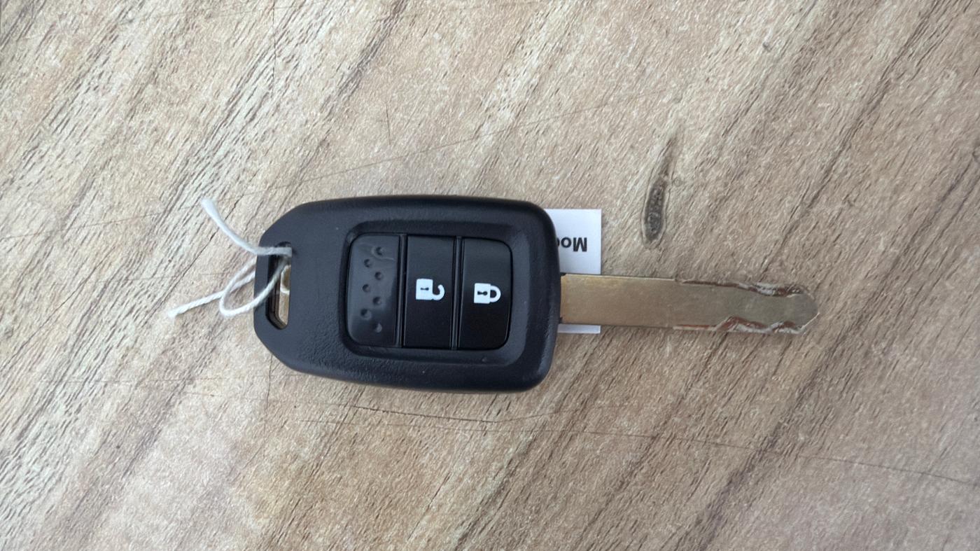 2018 Honda Amaze 1.2L I-VTEC S, Petrol, Manual, 62,254 km, Key Close Up