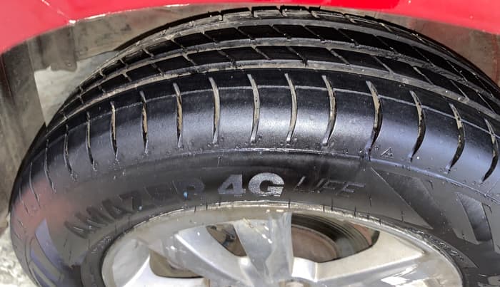 2014 Maruti Wagon R Stingray VXI, CNG, Manual, 96,154 km, Left Front Tyre Tread