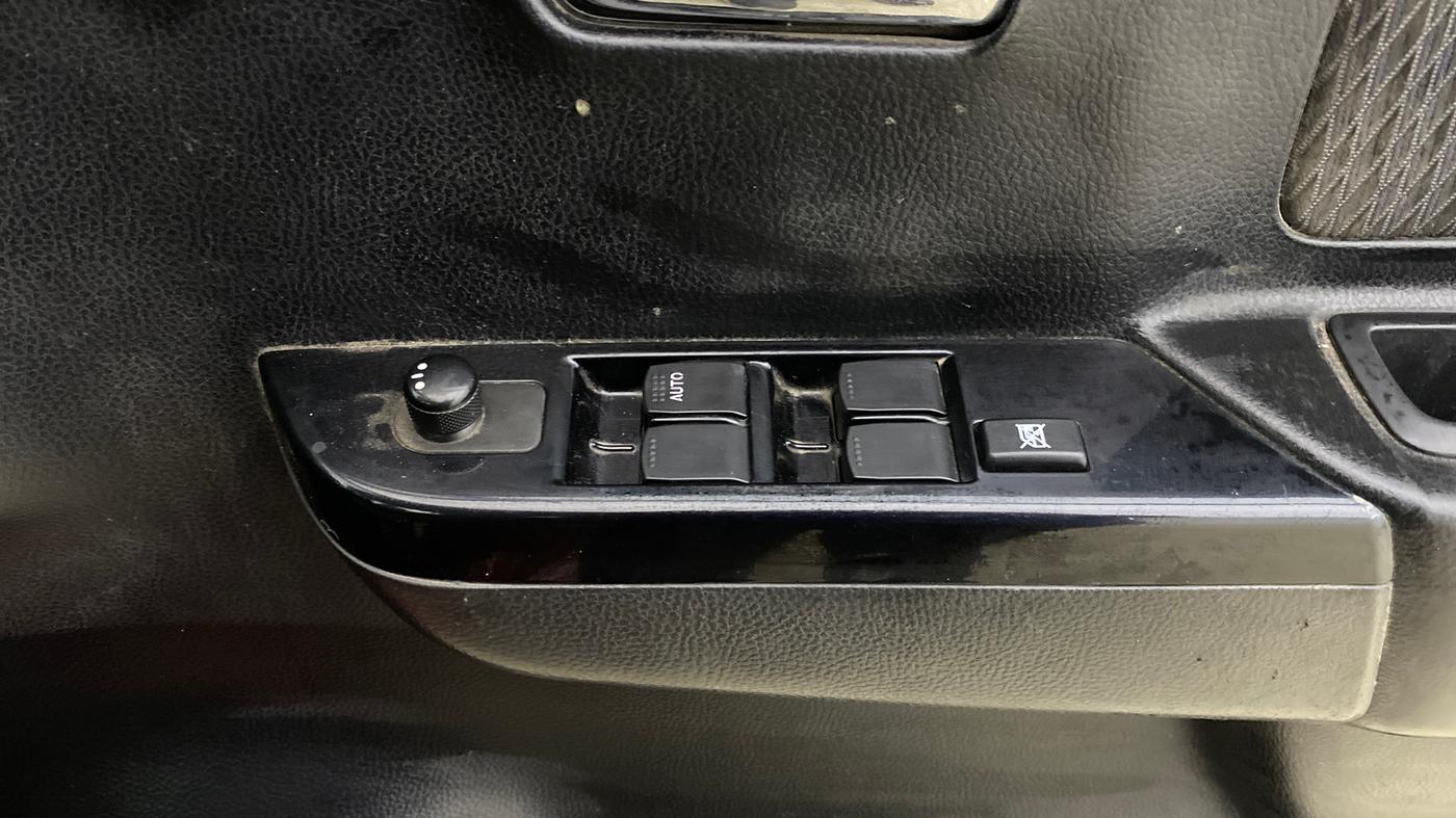 2014 Maruti Wagon R Stingray VXI, CNG, Manual, 96,154 km, Driver Side Door Panels Control
