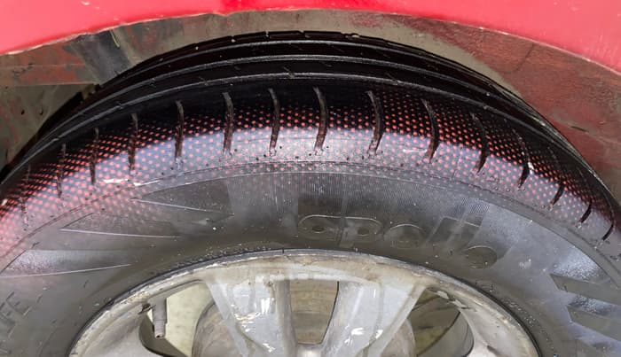 2014 Maruti Wagon R Stingray VXI, CNG, Manual, 96,154 km, Right Rear Tyre Tread