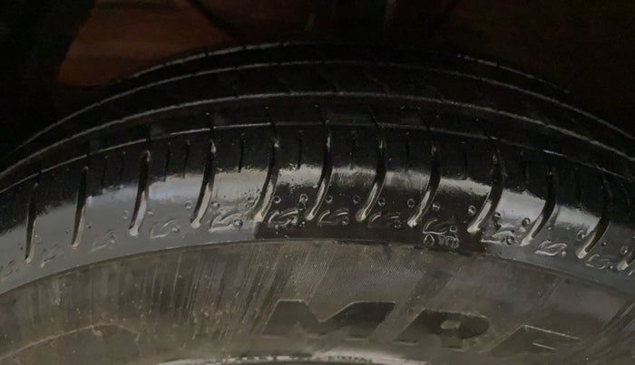2024 Maruti Swift LXi, Petrol, Manual, 2,607 km, Left Front Tyre Tread